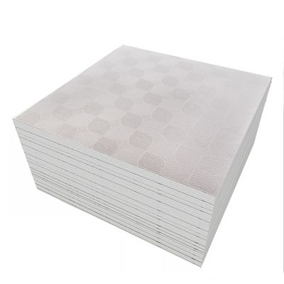 Goede prijs Gelamineerde PVC-folie op geperste gipskern PVC-gipsplafondpanelen voor gebruik in blootgestelde roosterophangplafondsystemen online