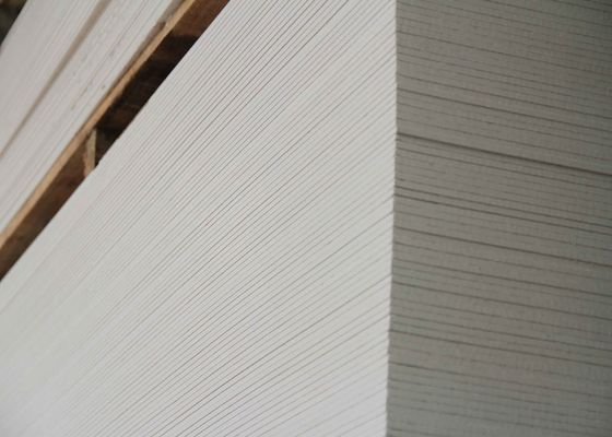 1220x2440 mm Gipsplaat Interieur Plafond Niet-brandbaar Gips kern Brandbestendige gipsplaat